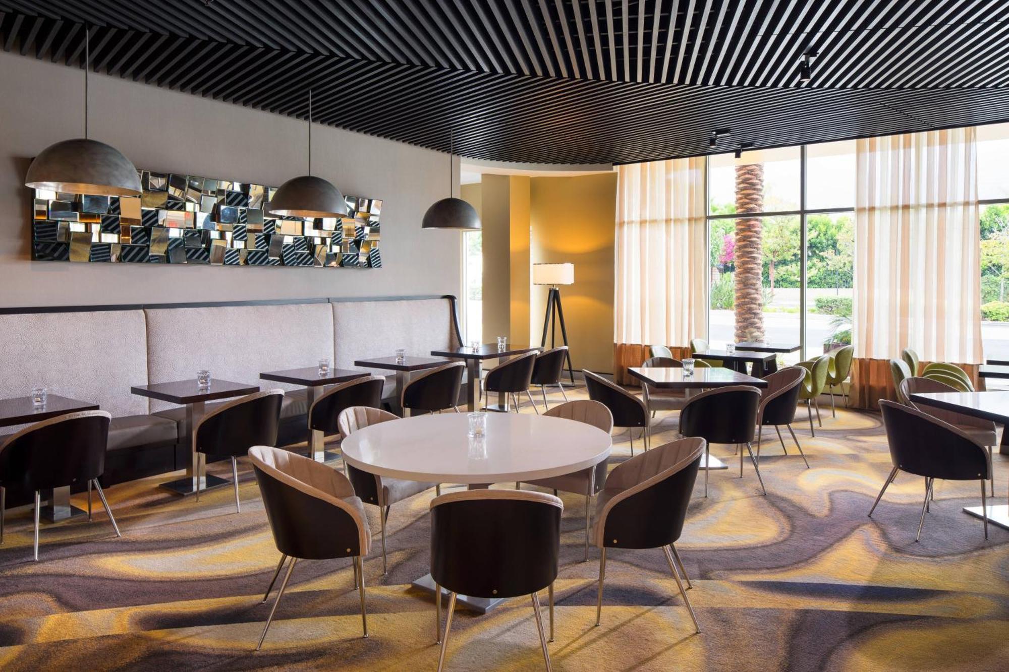 Springhill Suites By Marriott Los Angeles Burbank/Downtown Exterior photo