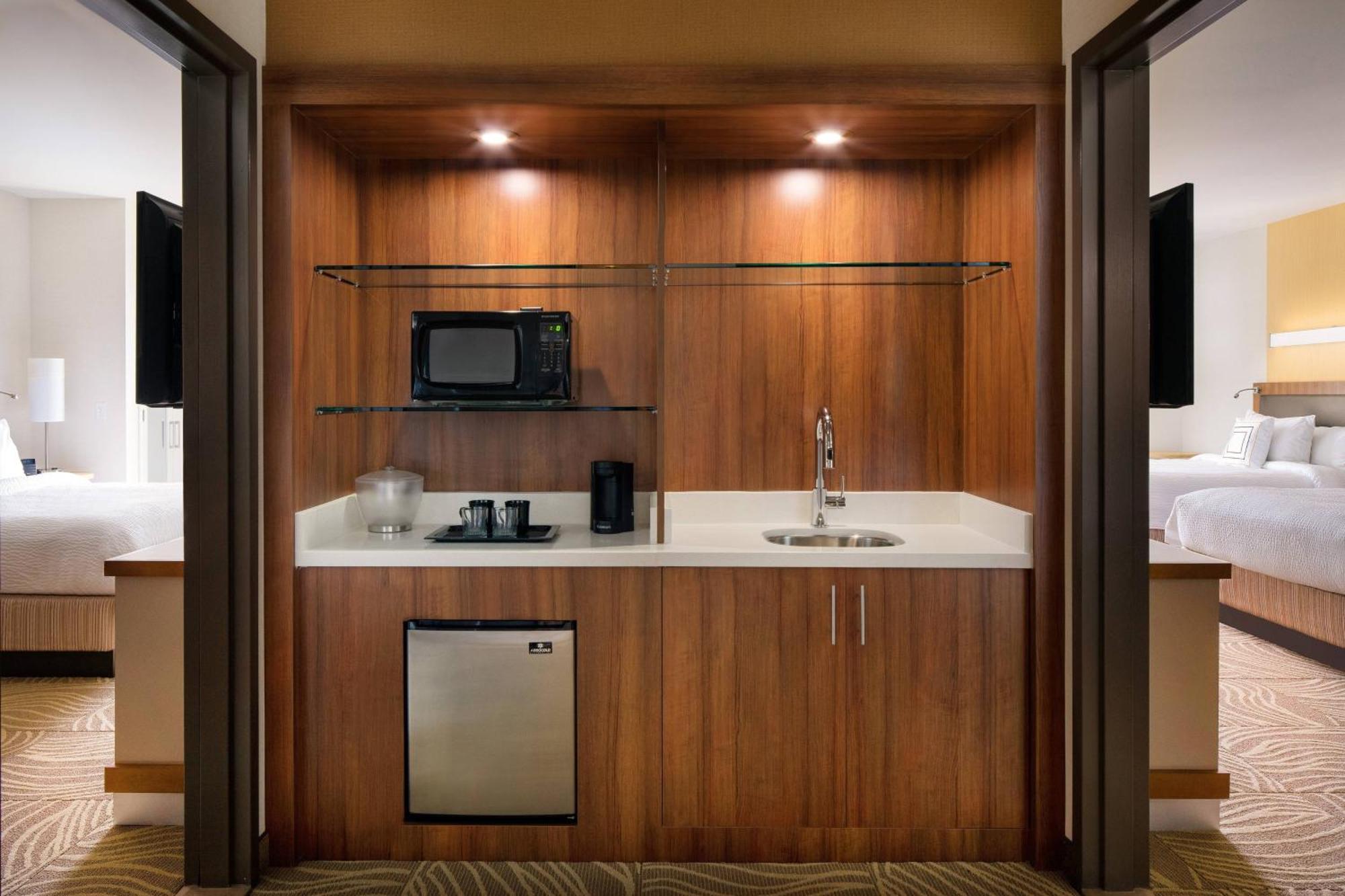 Springhill Suites By Marriott Los Angeles Burbank/Downtown Exterior photo