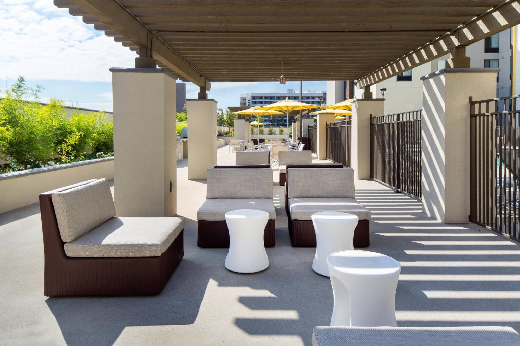 Springhill Suites By Marriott Los Angeles Burbank/Downtown Exterior photo