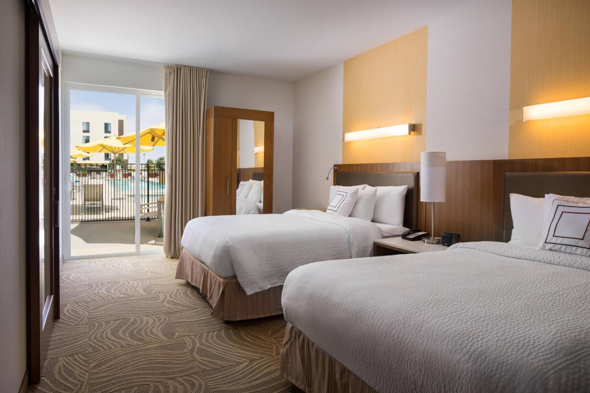 Springhill Suites By Marriott Los Angeles Burbank/Downtown Exterior photo