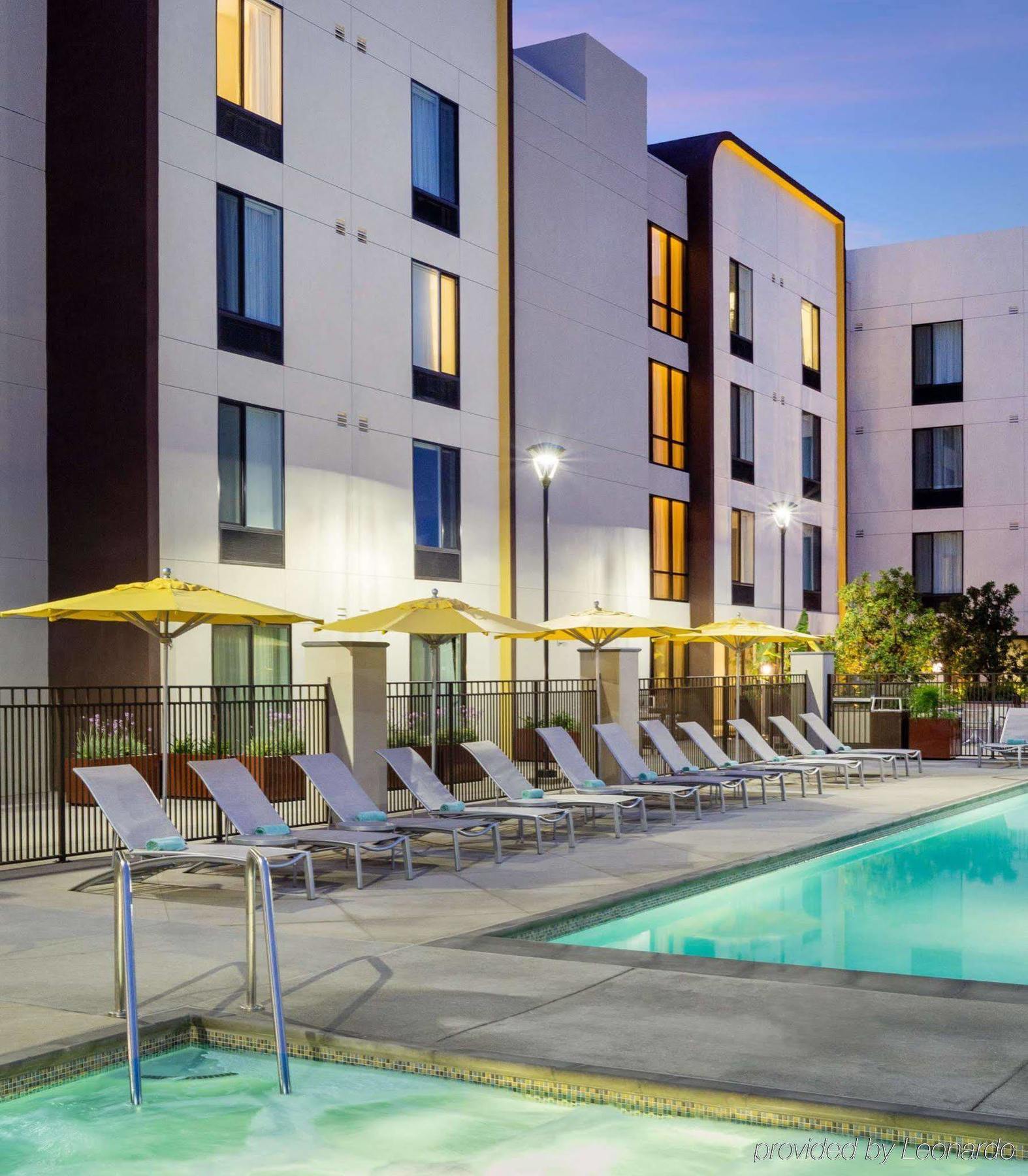 Springhill Suites By Marriott Los Angeles Burbank/Downtown Exterior photo